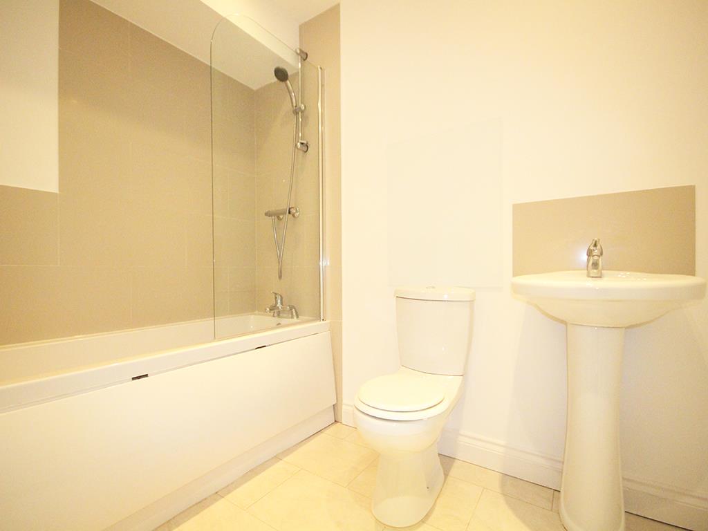 2 bedroom flat SSTC in Foulridge, Colne - IMG_0930.jpg